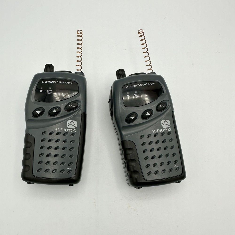 Audiovox FR-130A Two Way Radio Walkie Talkies PARTS ONLY NOT WORKING set of 2